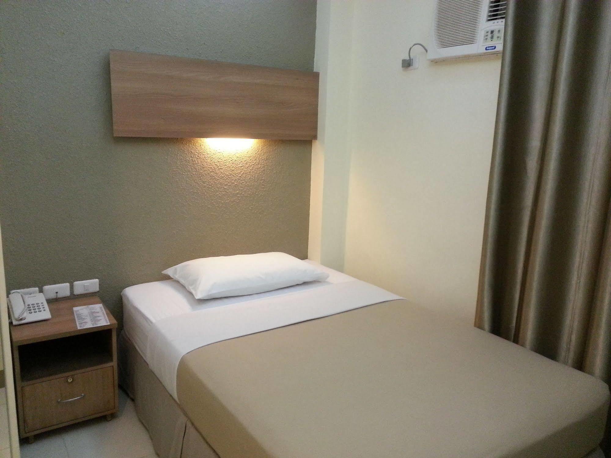 The Center Suites Cebu Eksteriør billede
