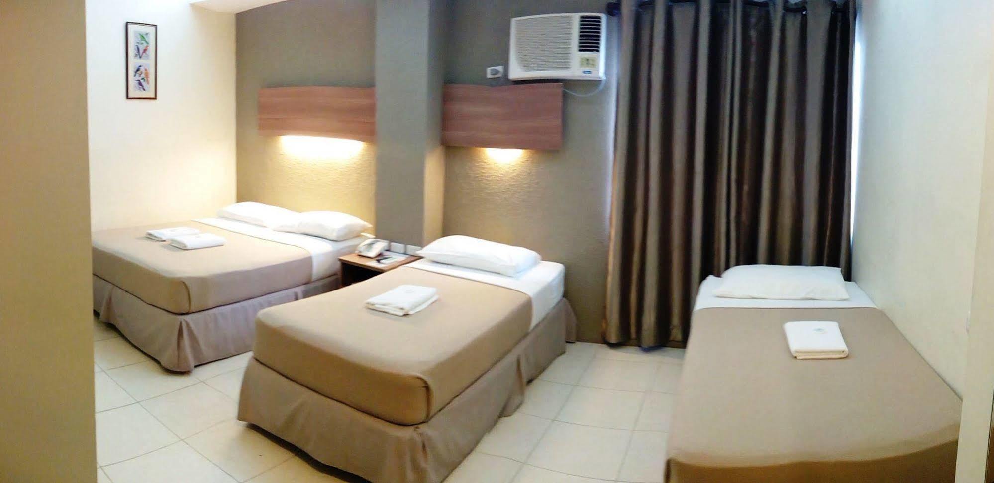 The Center Suites Cebu Eksteriør billede