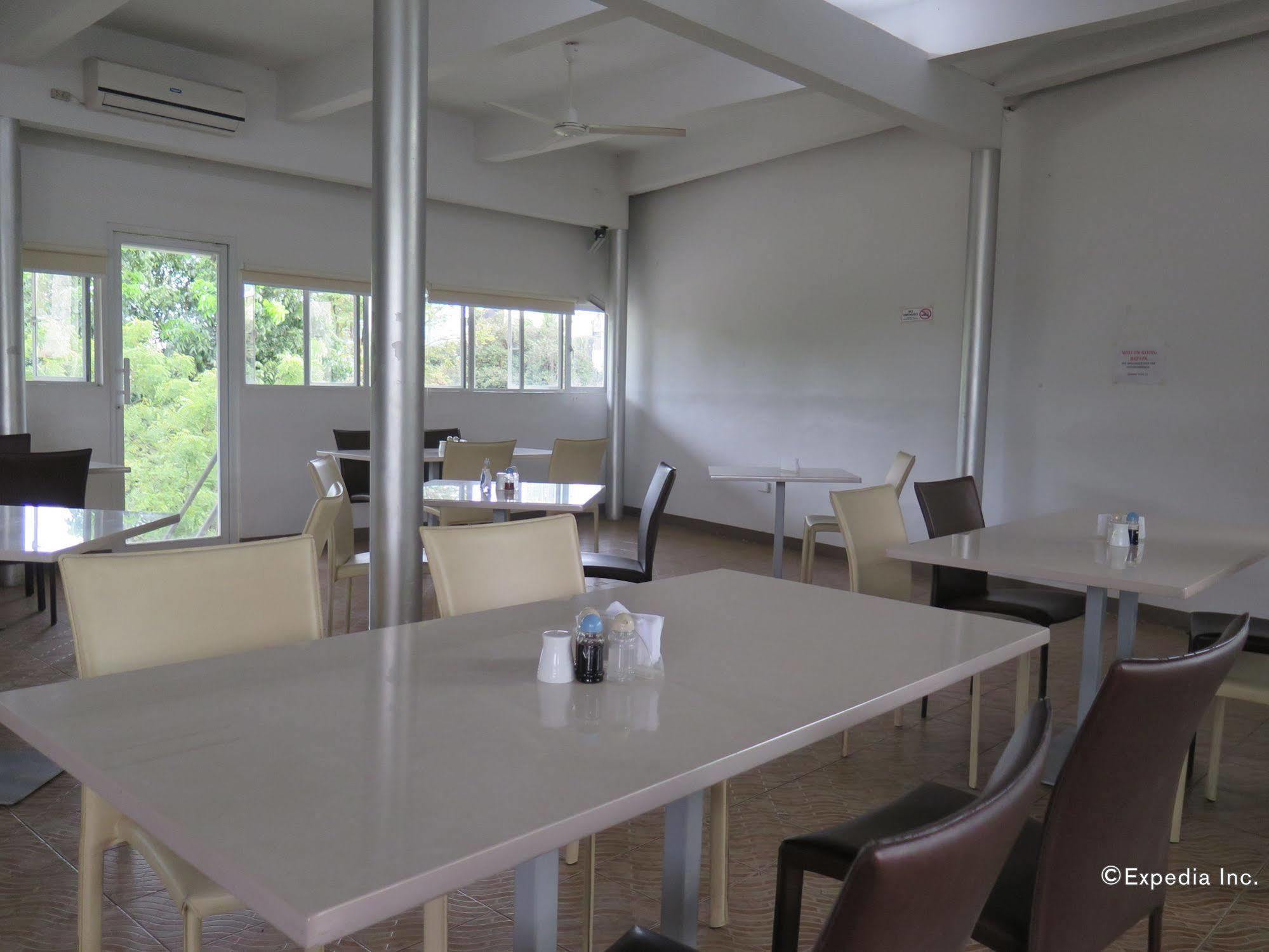 The Center Suites Cebu Eksteriør billede