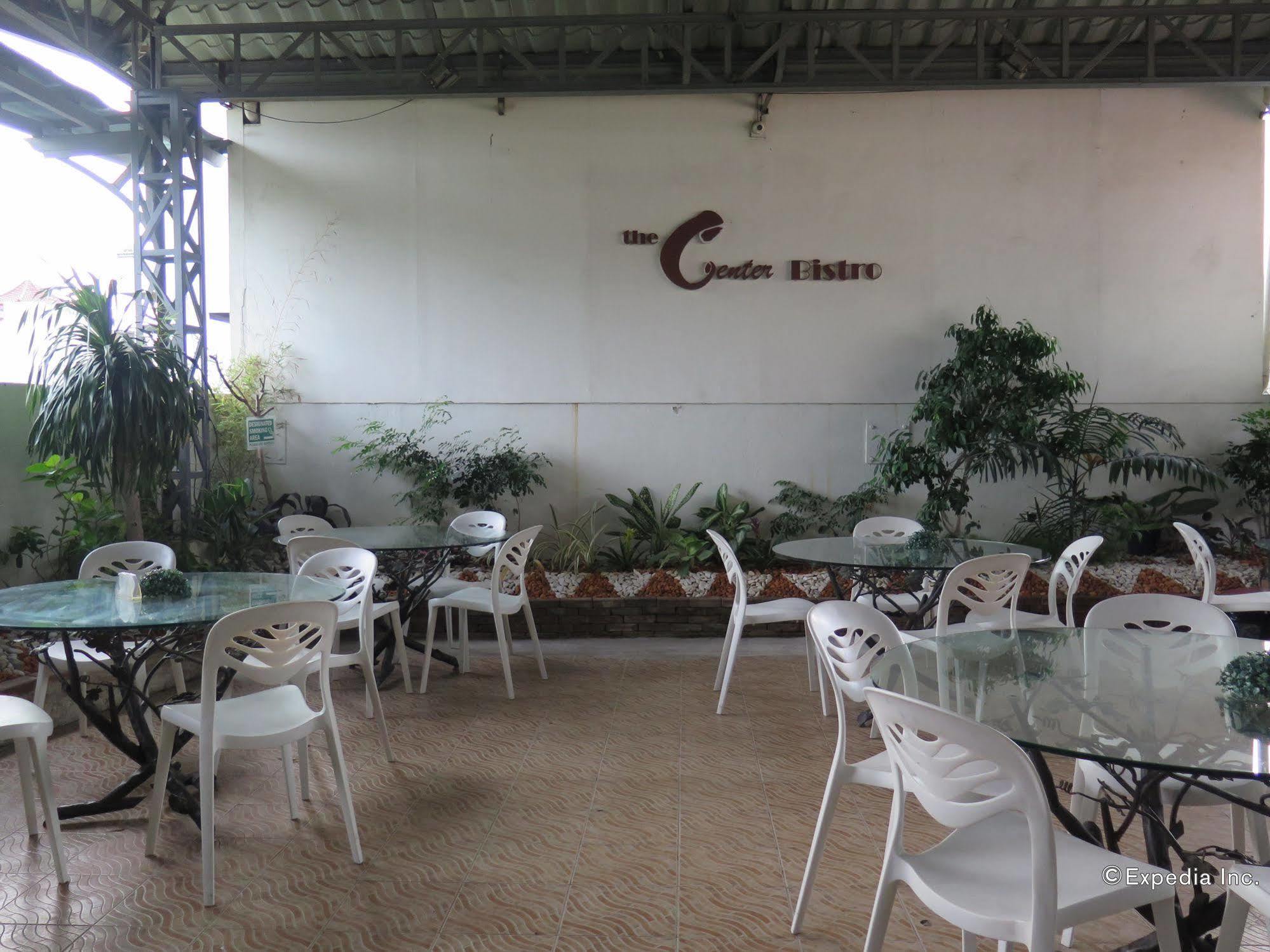 The Center Suites Cebu Eksteriør billede