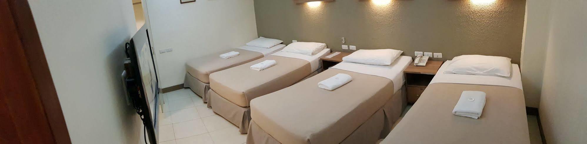 The Center Suites Cebu Eksteriør billede