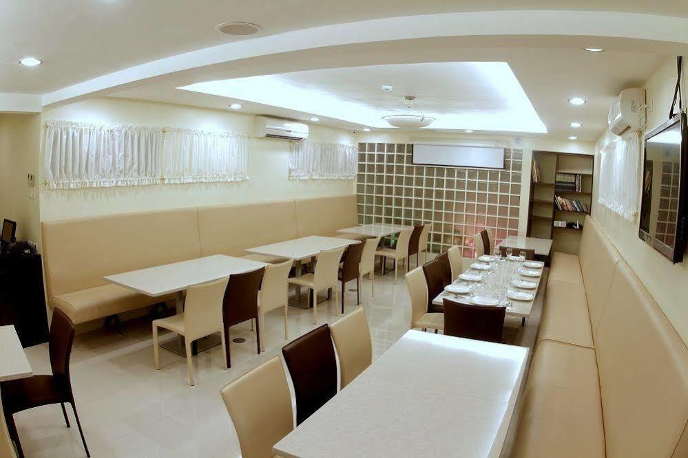 The Center Suites Cebu Eksteriør billede